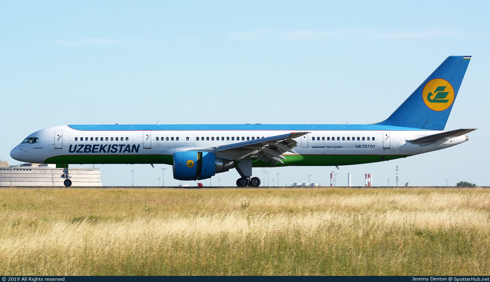 Photo of UK75701 - Boeing 757-23P operated by Uzbekistan Airways