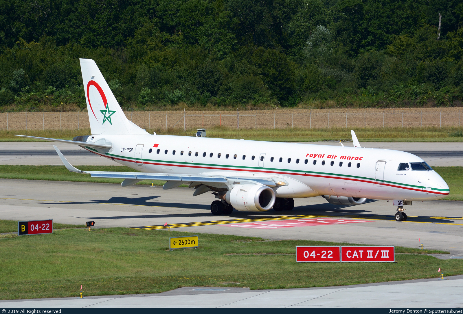 Photo of CN-RGP - Embraer ERJ-190AR operated by Royal Air Maroc