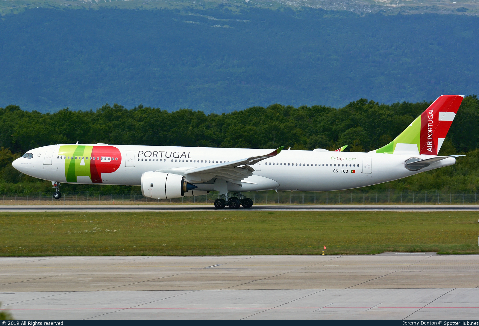 Photo of CS-TUG - Airbus A330-941 operated by TAP Air Portugal