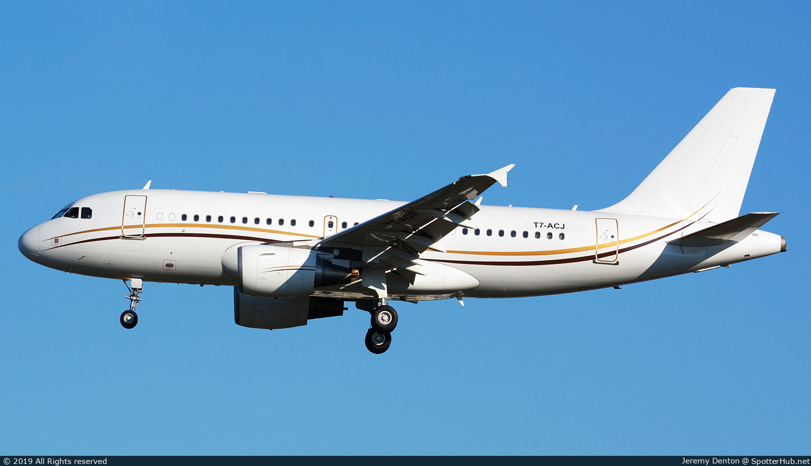 Photo of T7-ACJ - Airbus A319-115(CJ) operated by Comlux Aviation San Marino