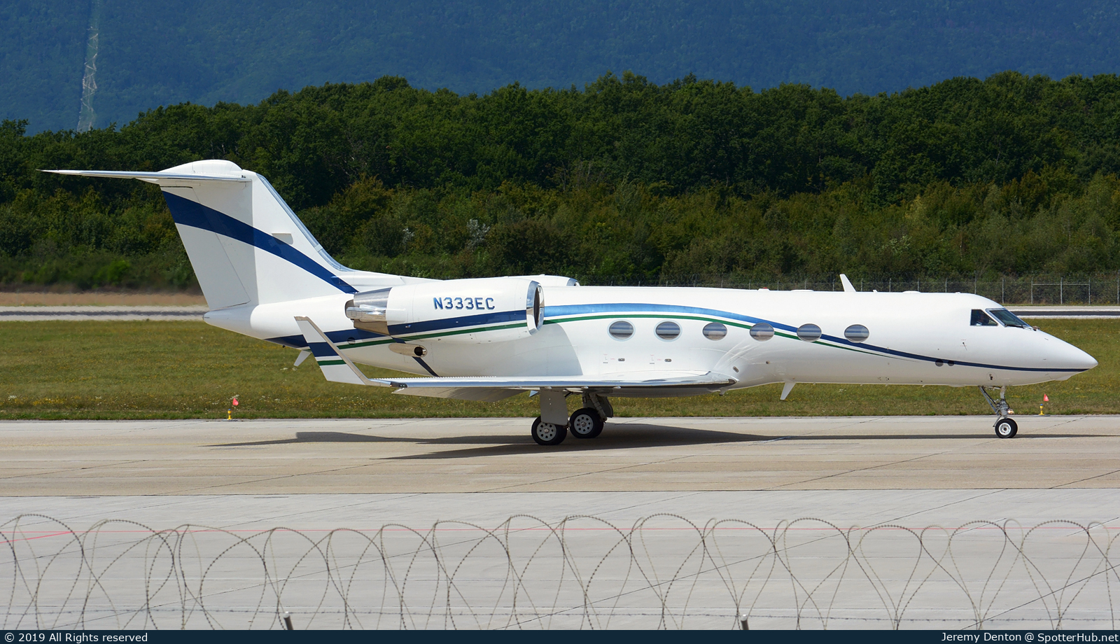 Photo of N333EC - Gulfstream GIV-SP operated by Private