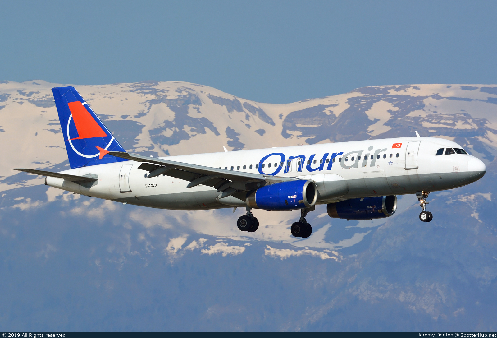 Photo of TC-OBG - Airbus A320-233 operated by Onur Air