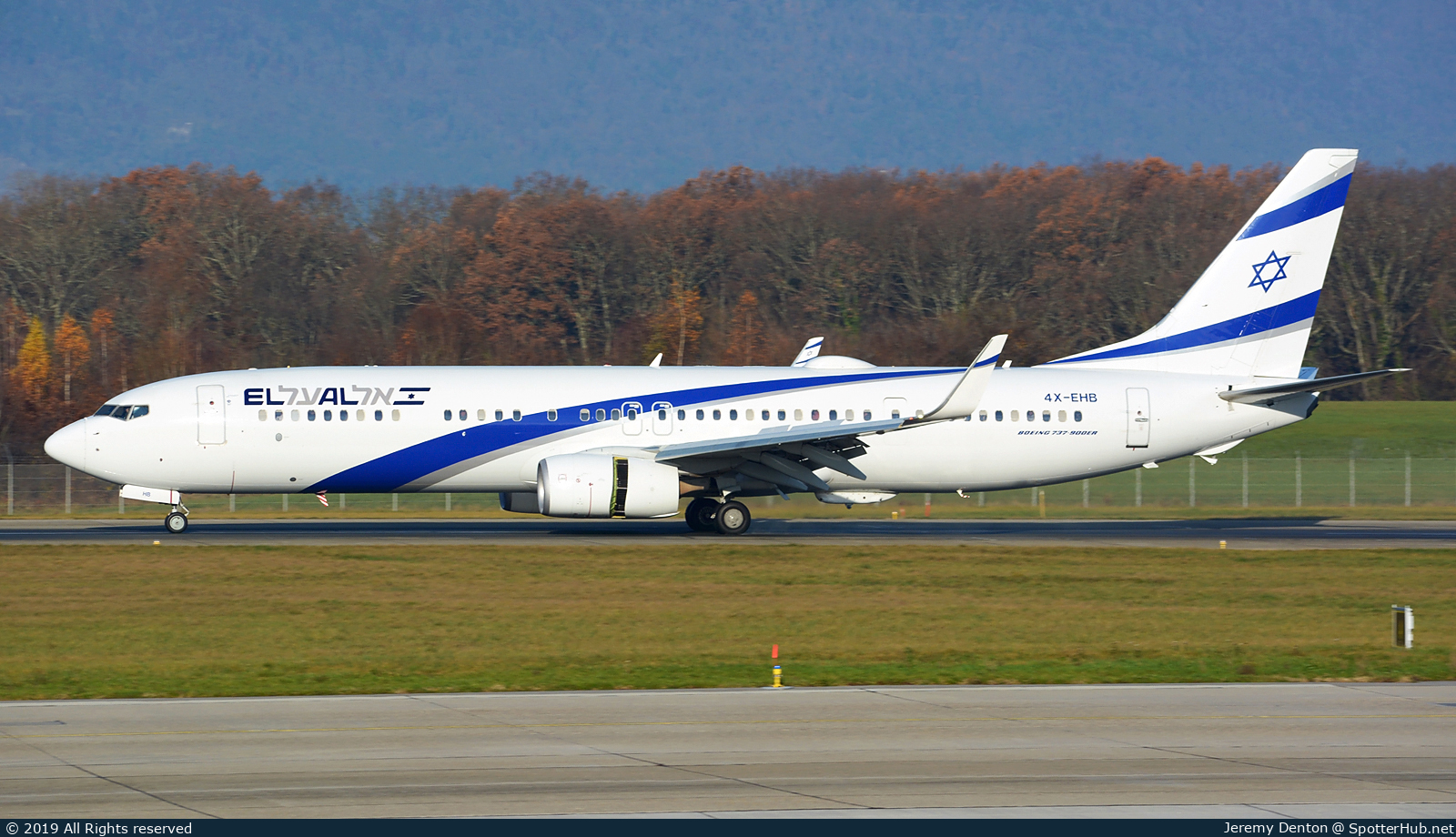 Photo of 4X-EHB - Boeing 737-958(ER) operated by El Al Israel Airlines