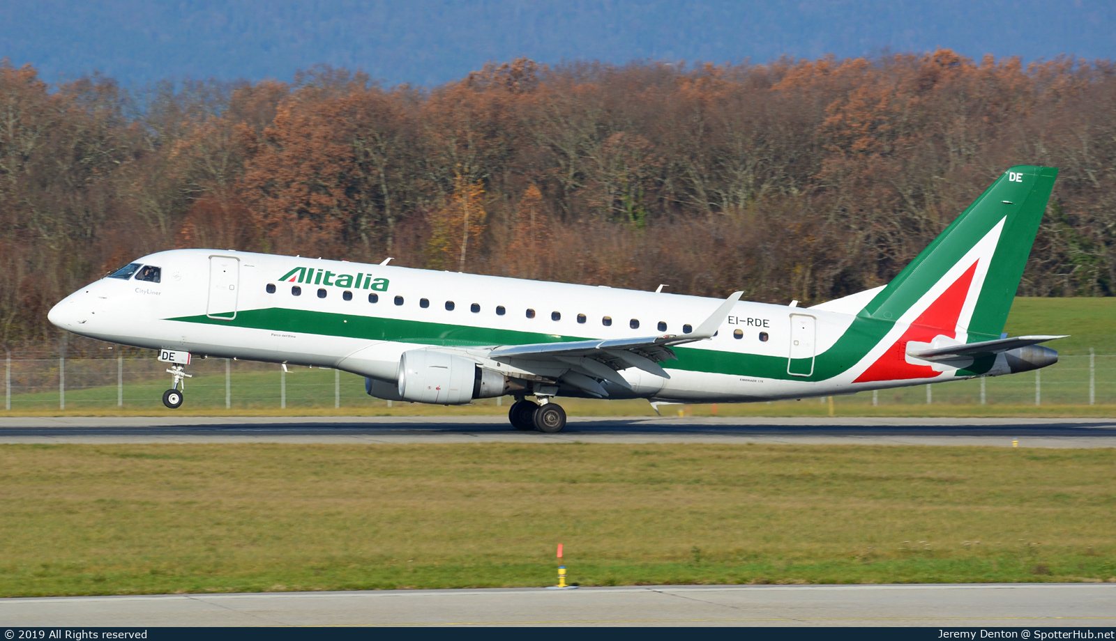Photo of EI-RDE - Embraer ERJ-175STD operated by Alitalia CityLiner