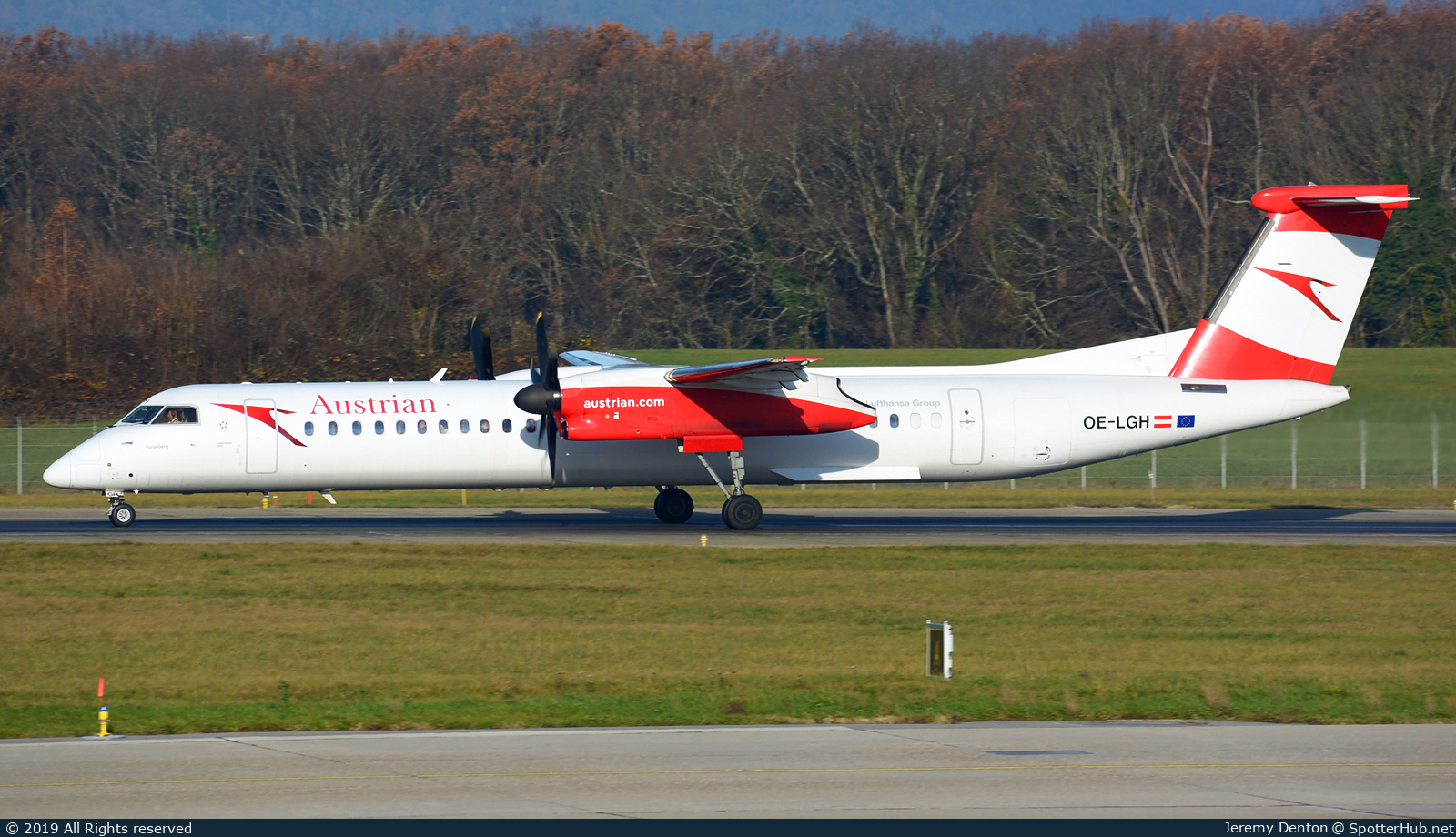 Photo of OE-LGH - Bombardier DHC-8-402 Dash 8 Q400 operated by Austrian Airlines