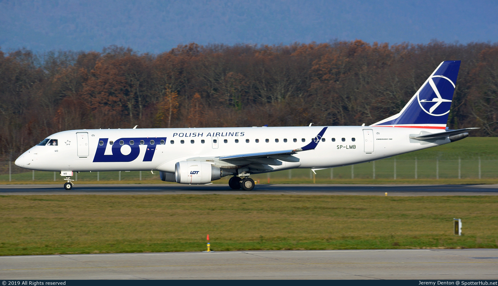 Photo of SP-LMB - Embraer ERJ-190STD operated by LOT Polish Airlines