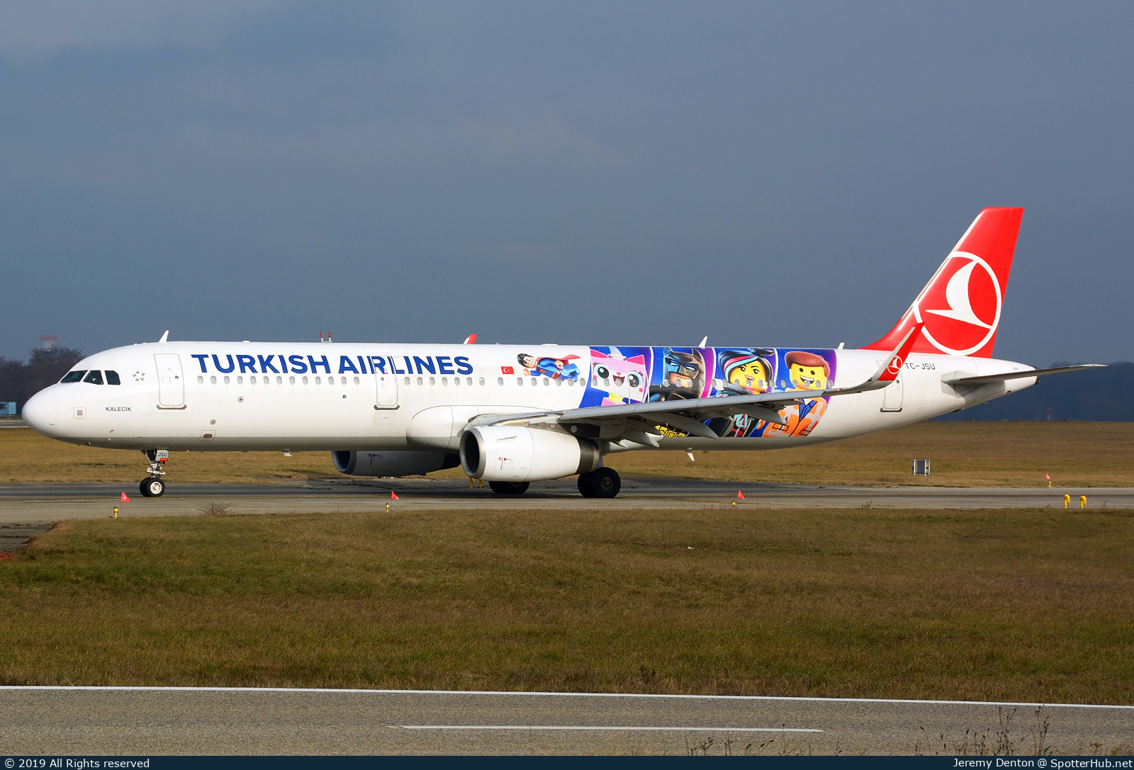 Photo of TC-JSU - Airbus A321-231 operated by Turkish Airlines