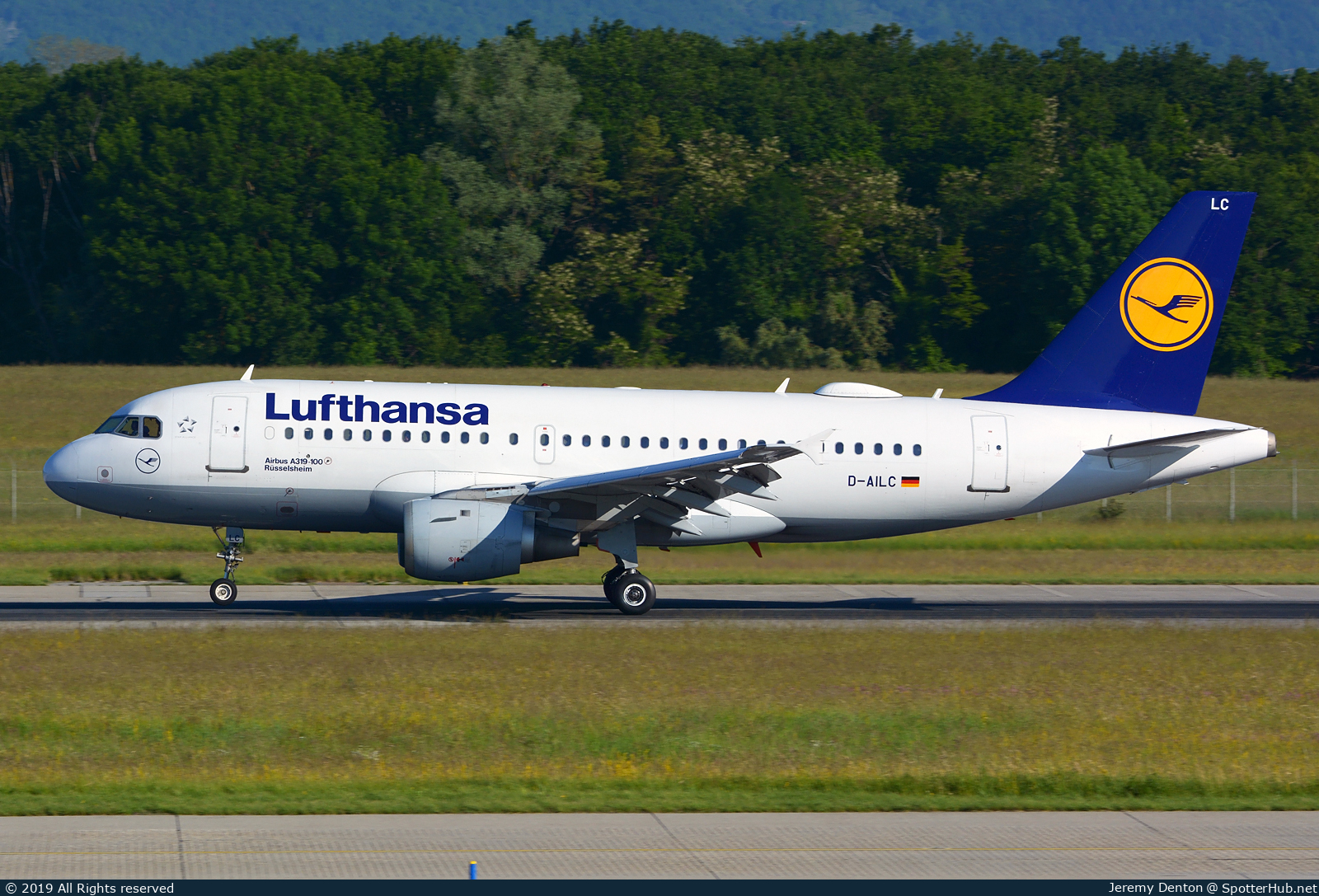 Photo of D-AILC - Airbus A319-114 operated by Lufthansa