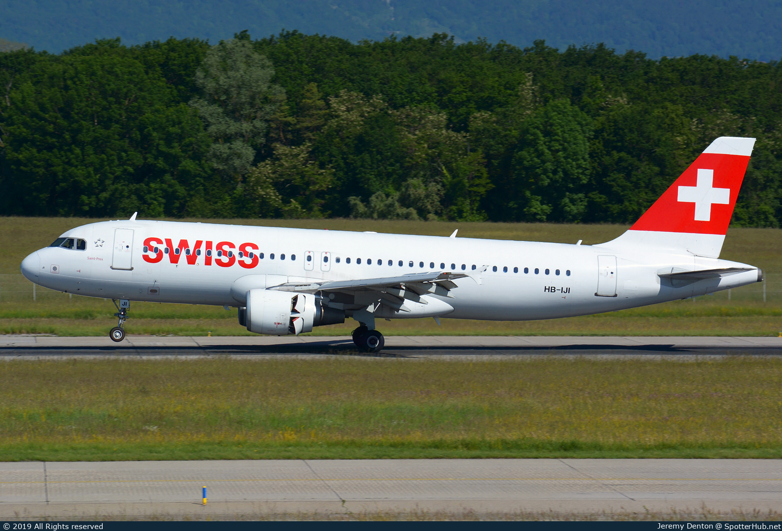 Photo of HB-IJI - Airbus A320-214 operated by Swiss International Air Lines
