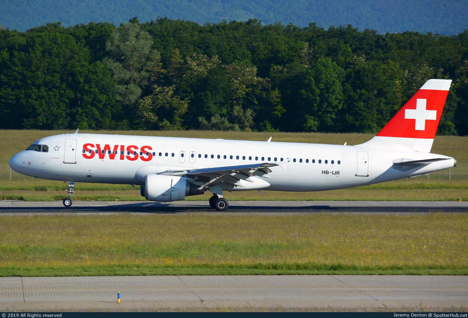 Photo of HB-IJR - Airbus A320-214 operated by Swiss International Air Lines