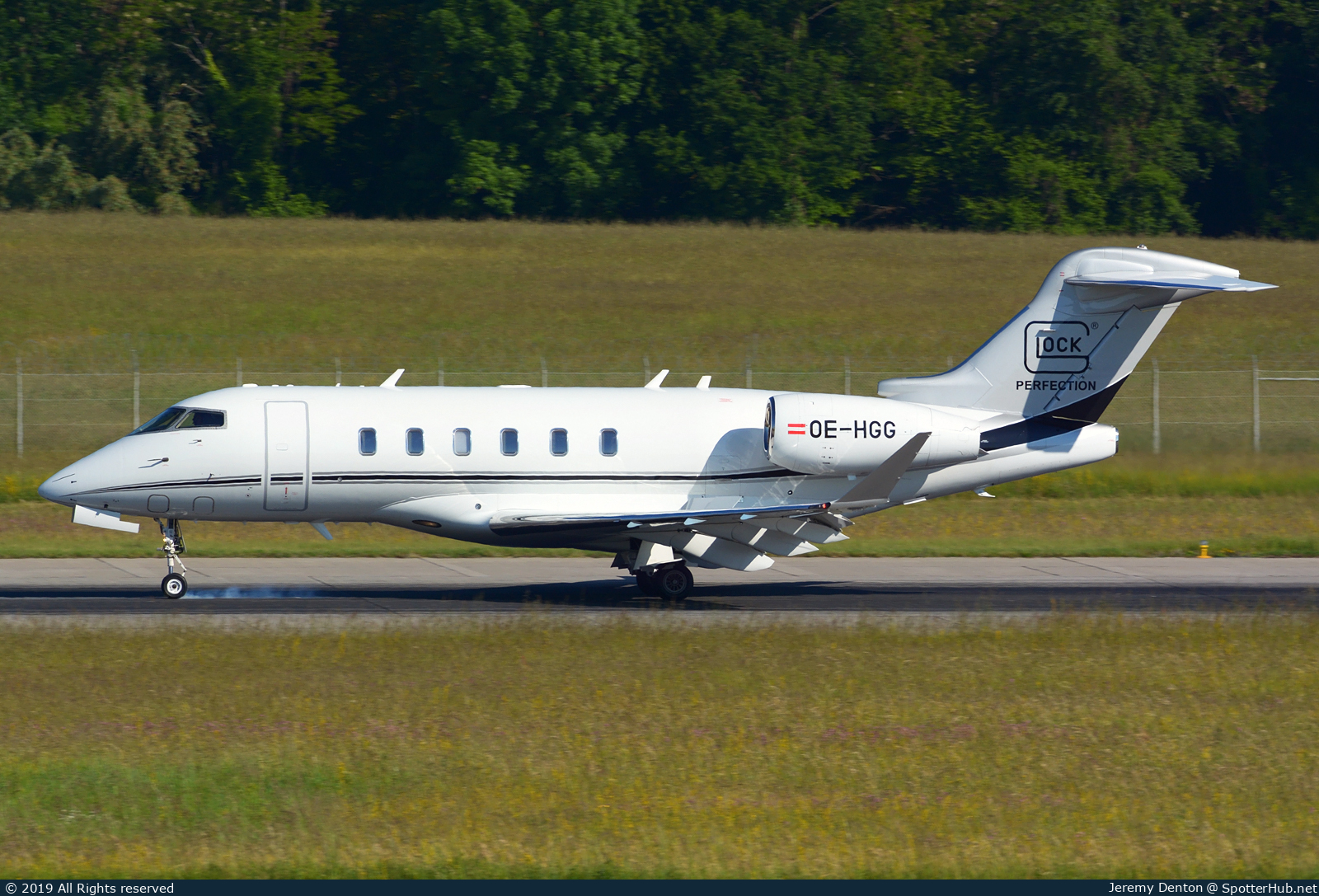 Photo of OE-HGG - Bombardier Challenger 350 operated by Glock Aviation