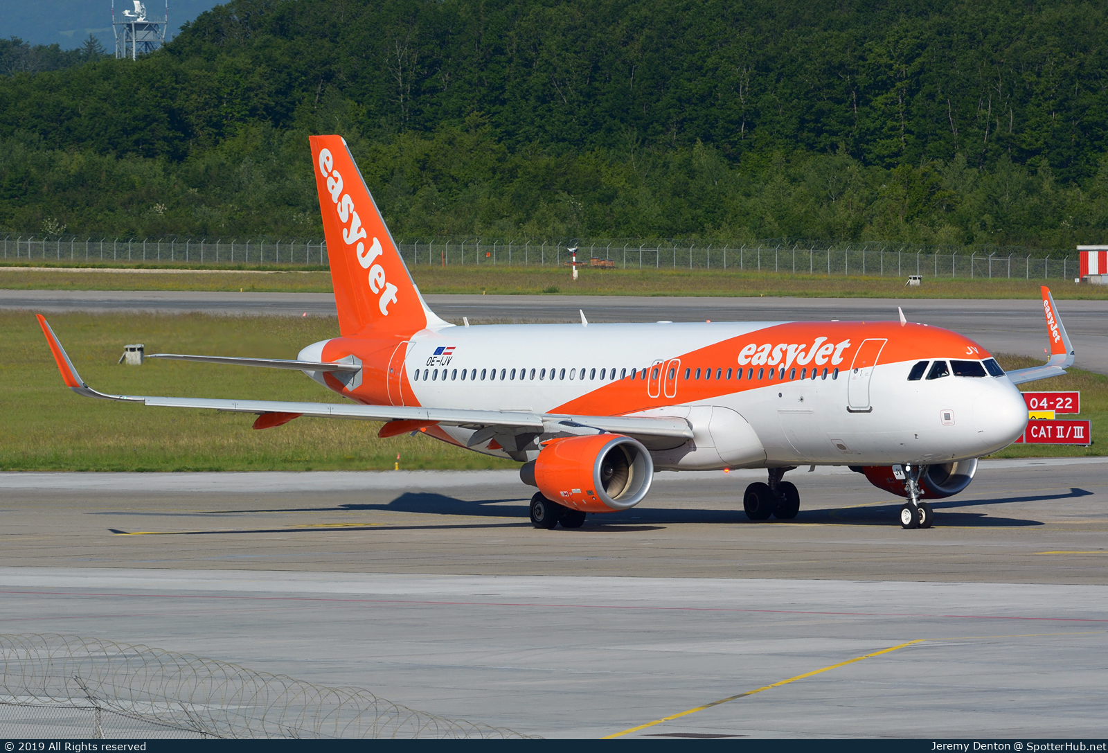 Photo of OE-IJV - Airbus A320-214 operated by easyJet Europe