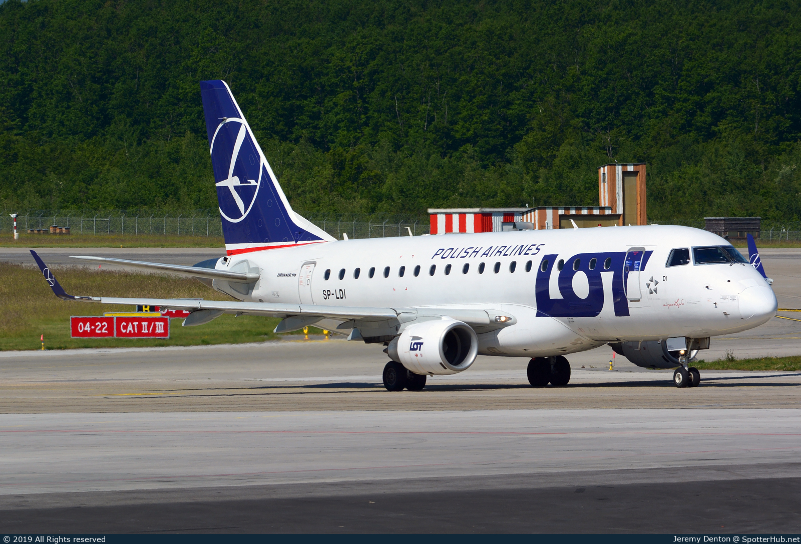 Photo of SP-LDI - Embraer ERJ-170LR operated by LOT Polish Airlines