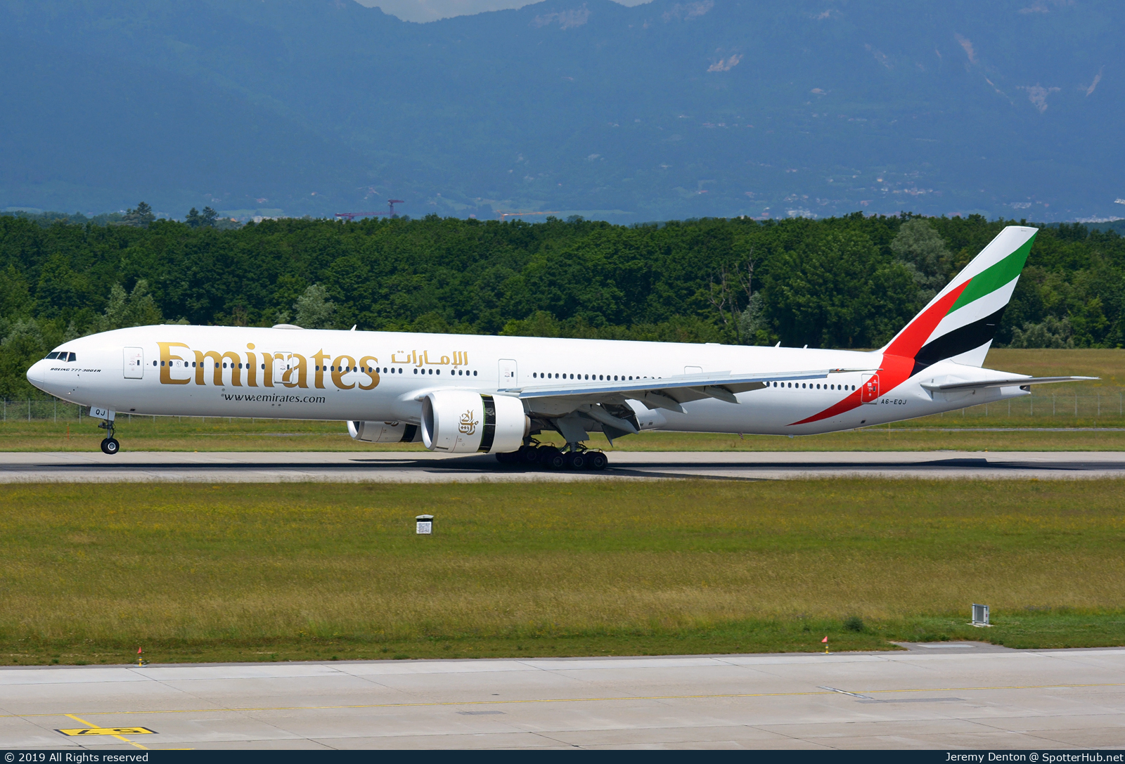 Photo of A6-EQJ - Boeing 777-31H(ER) operated by Emirates