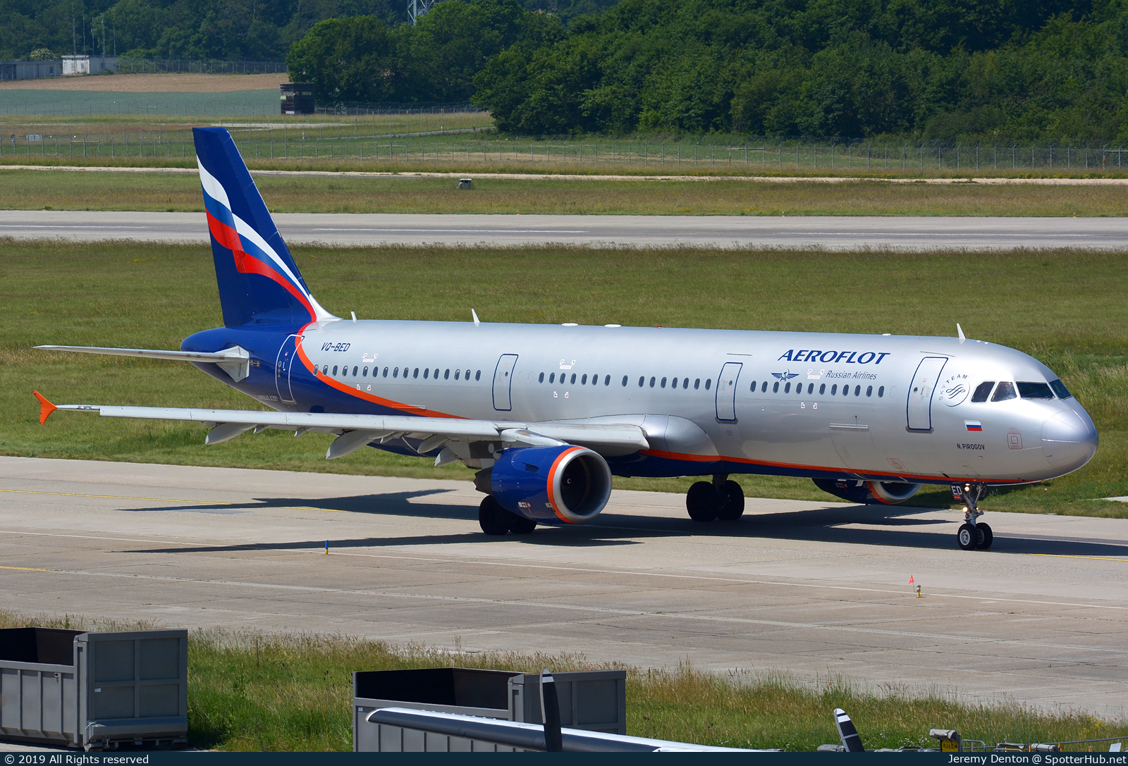 Photo of VQ-BED - Airbus A321-211 operated by Aeroflot