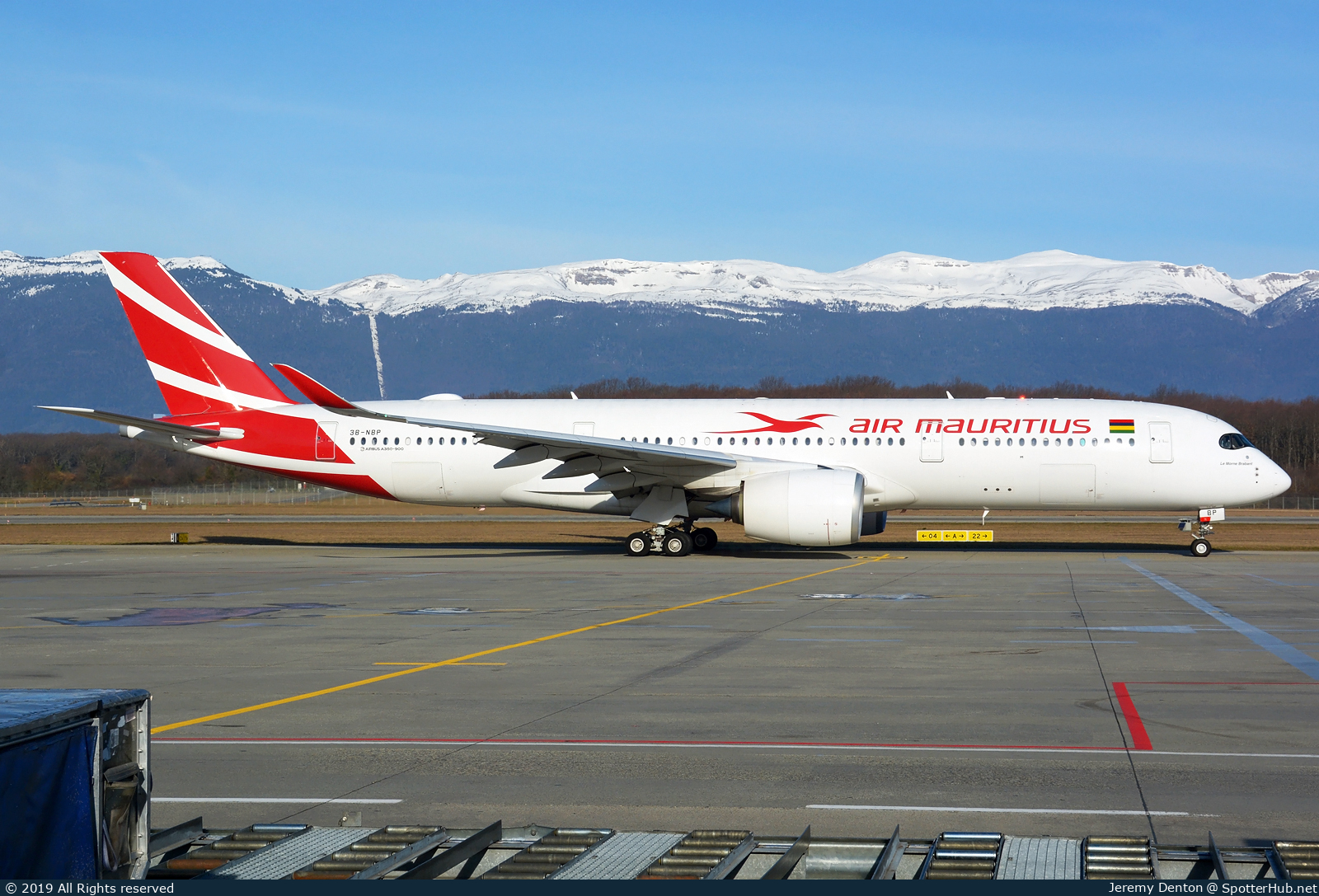 Photo of 3B-NBP - Airbus A350-941 operated by Air Mauritius