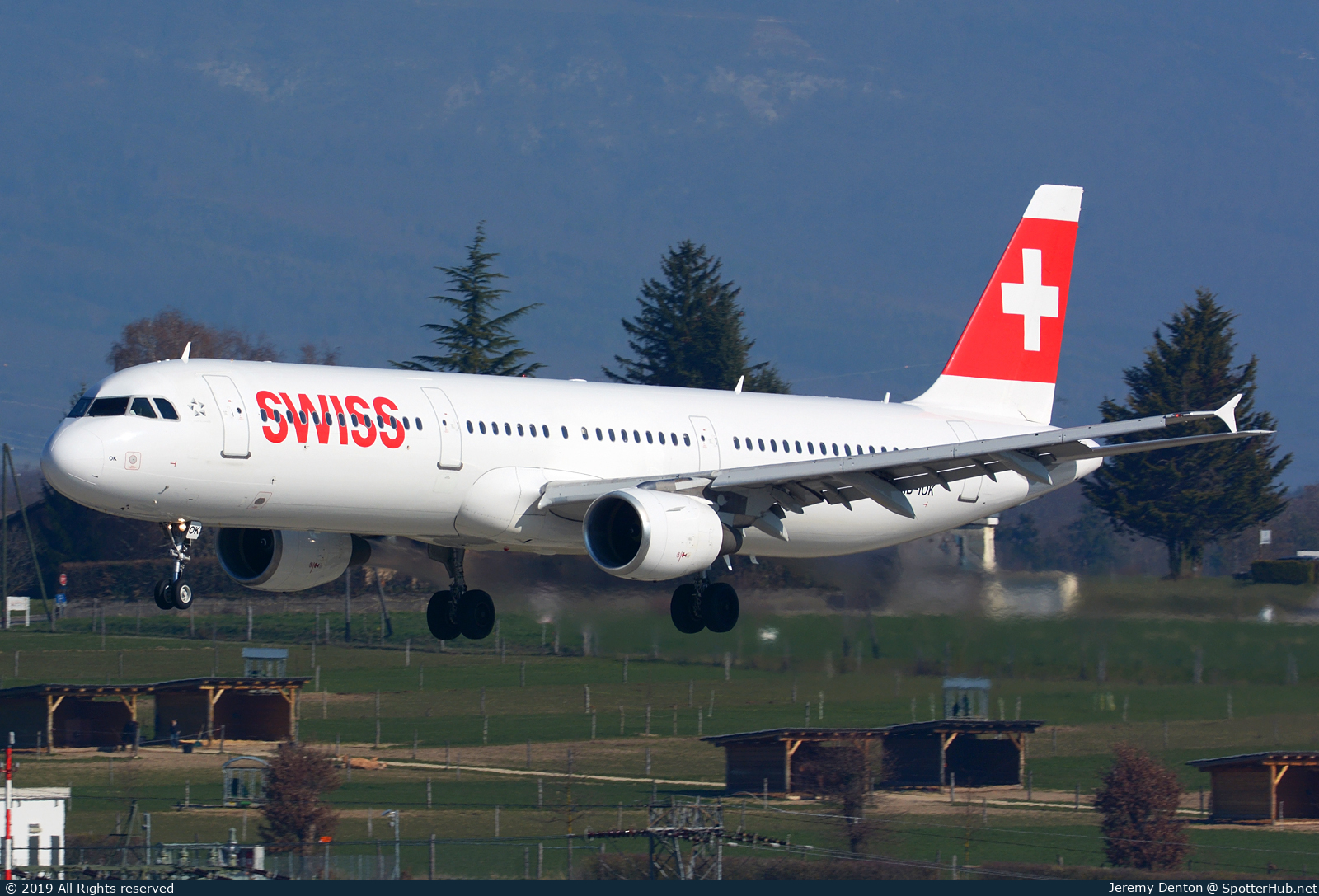 Photo of HB-IOK - Airbus A321-111 operated by Swiss International Air Lines