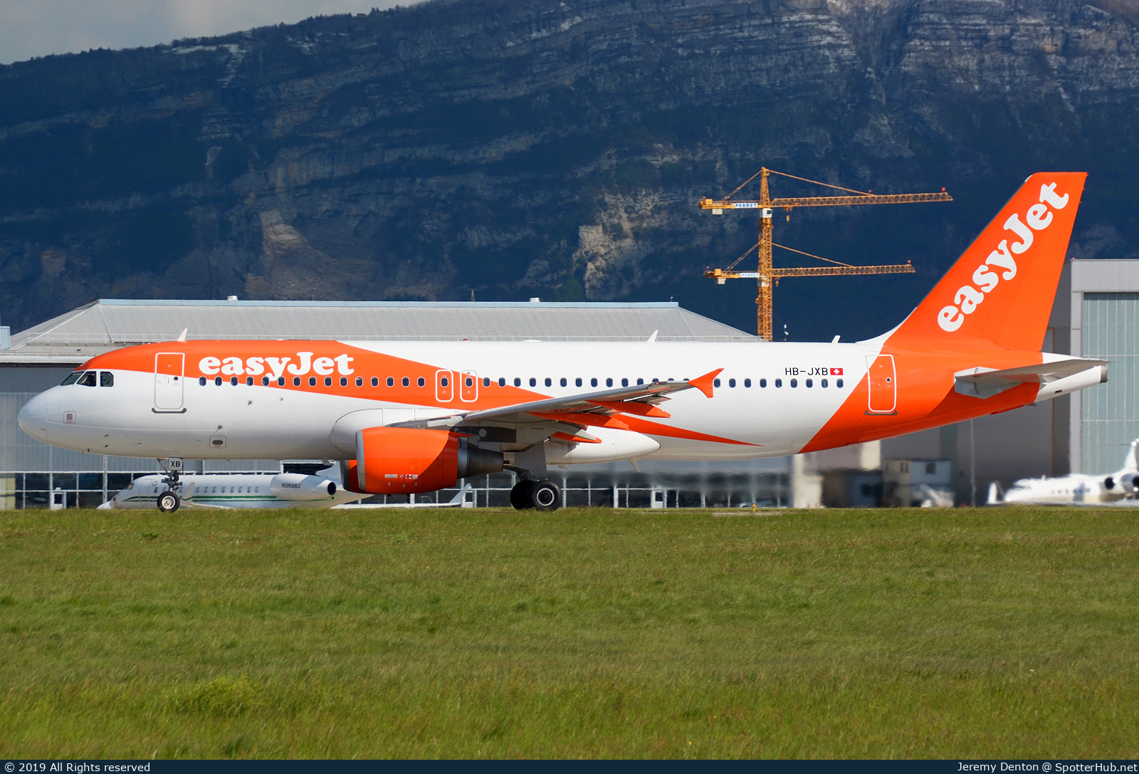 Photo of HB-JXB - Airbus A320-214 operated by easyJet Switzerland