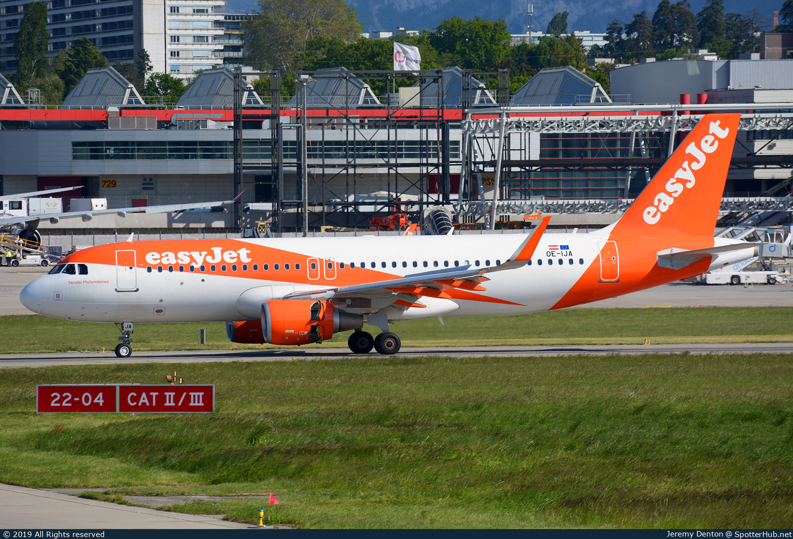 Photo of OE-IJA - Airbus A320-214 operated by easyJet Europe