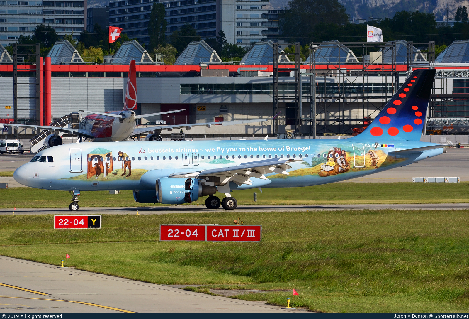 Photo of OO-SNE - Airbus A320-214 operated by Brussels Airlines