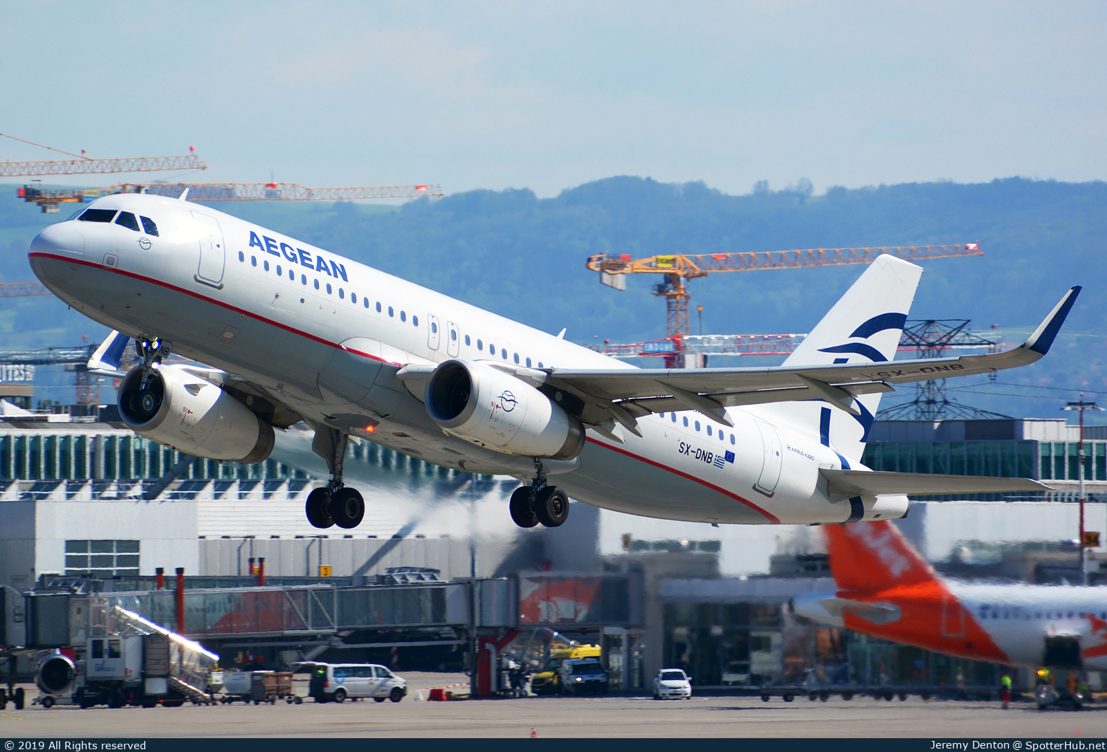Photo of SX-DNB - Airbus A320-232 operated by Aegean Airlines