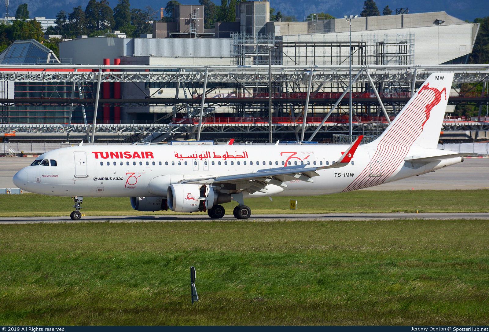 Photo of TS-IMW - Airbus A320-214 operated by Tunisair