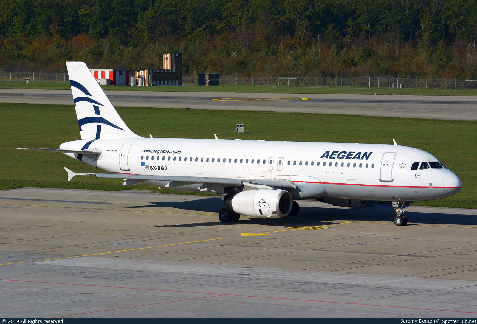 Photo of SX-DGJ - Airbus A320-232 operated by Aegean Airlines
