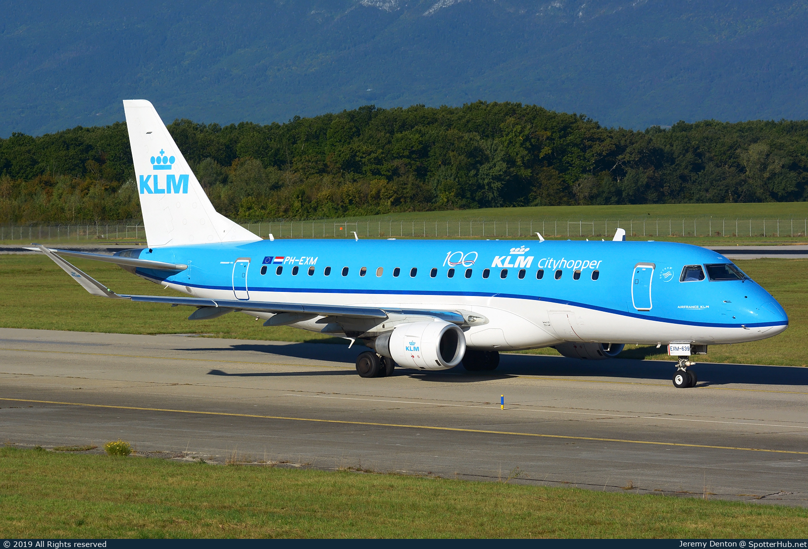 Photo of PH-EXM - Embraer ERJ-175STD operated by KLM Cityhopper
