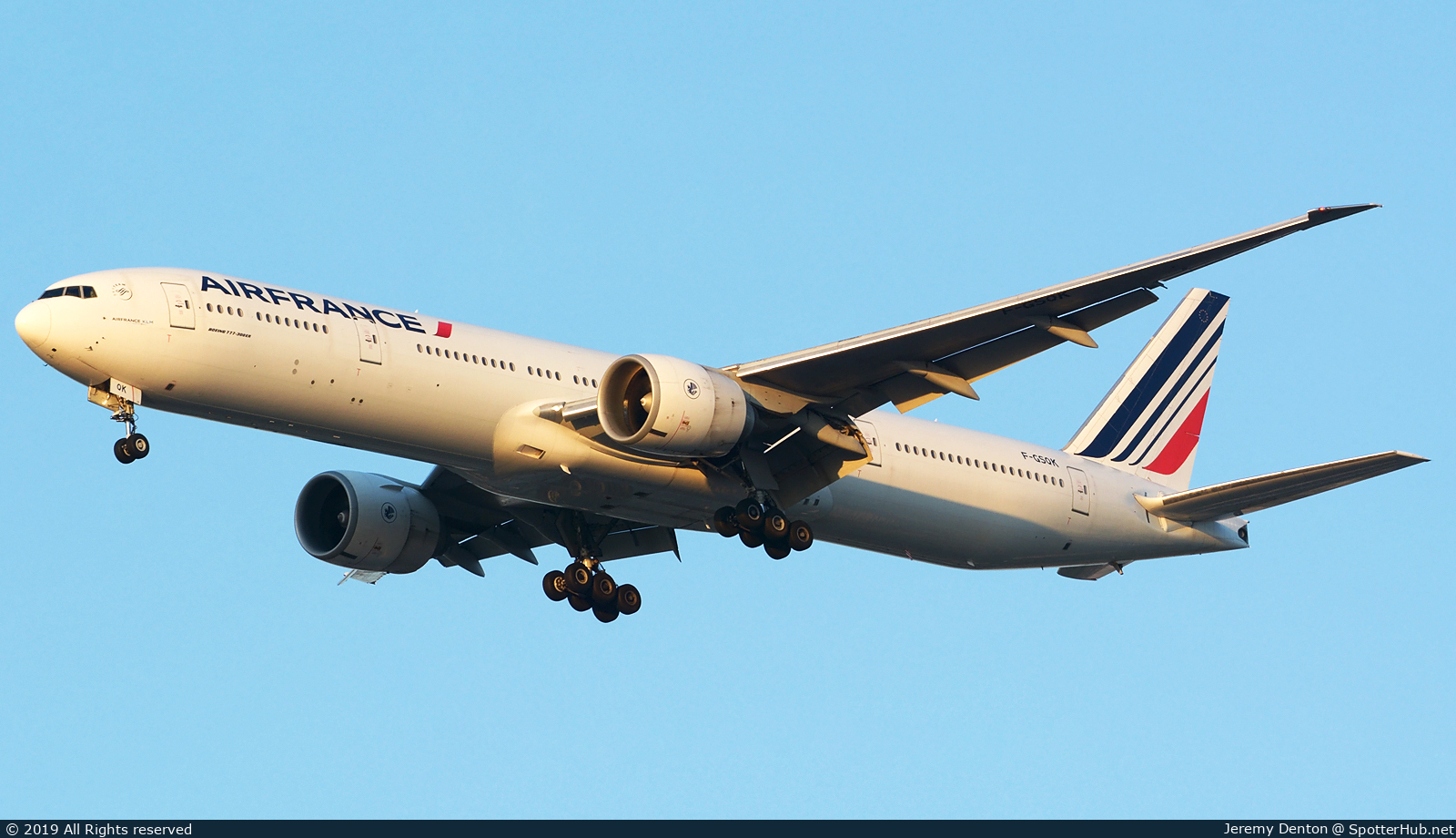 Photo of F-GSQK - Boeing 777-328(ER) operated by Air France