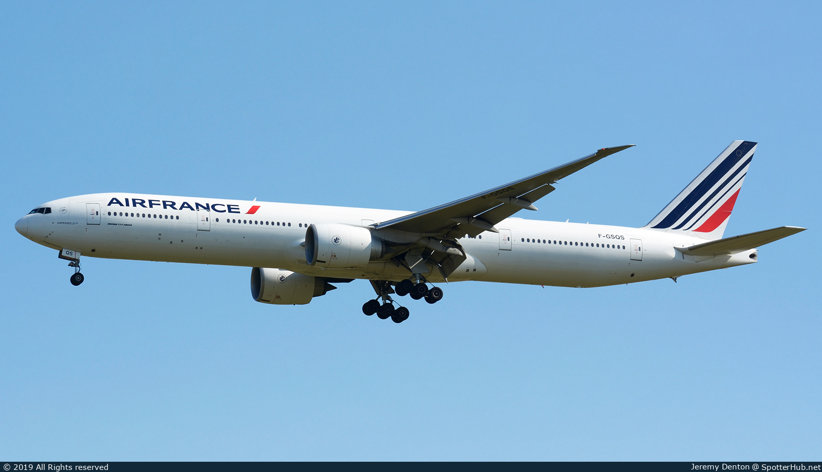 Photo of F-GSQS - Boeing 777-328(ER) operated by Air France