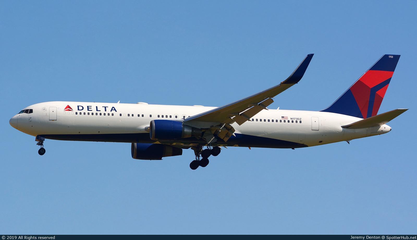 Photo of N173DZ - Boeing 767-332(ER) operated by Delta Air Lines