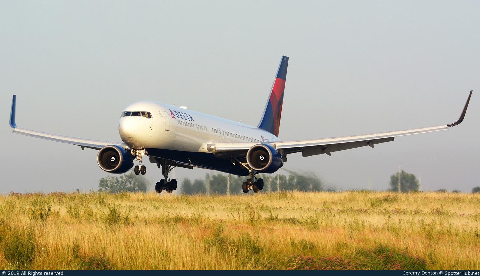 Photo of N1611B - Boeing 767-332(ER) operated by Delta Air Lines
