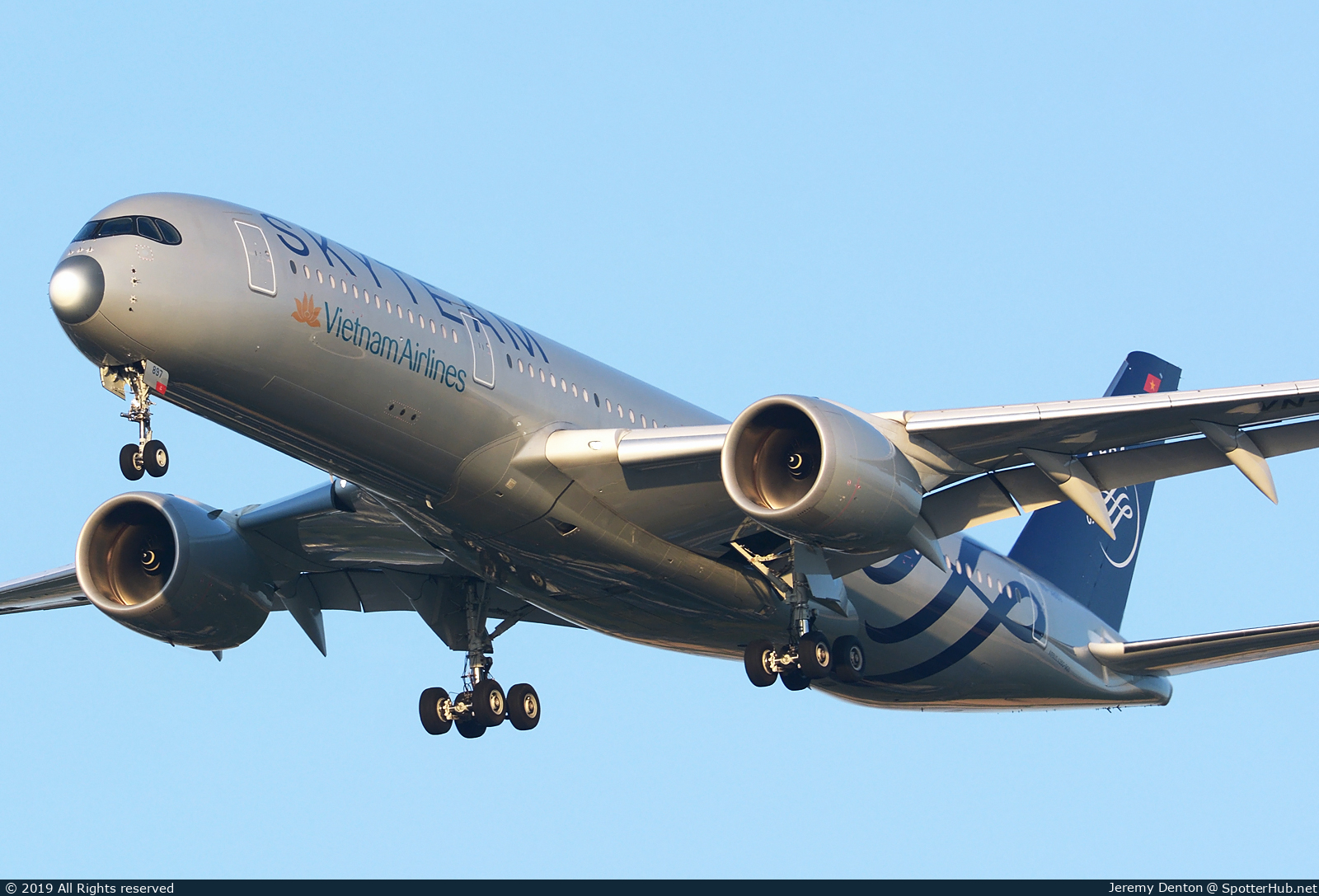 Photo of VN-A897 - Airbus A350-941 operated by Vietnam Airlines