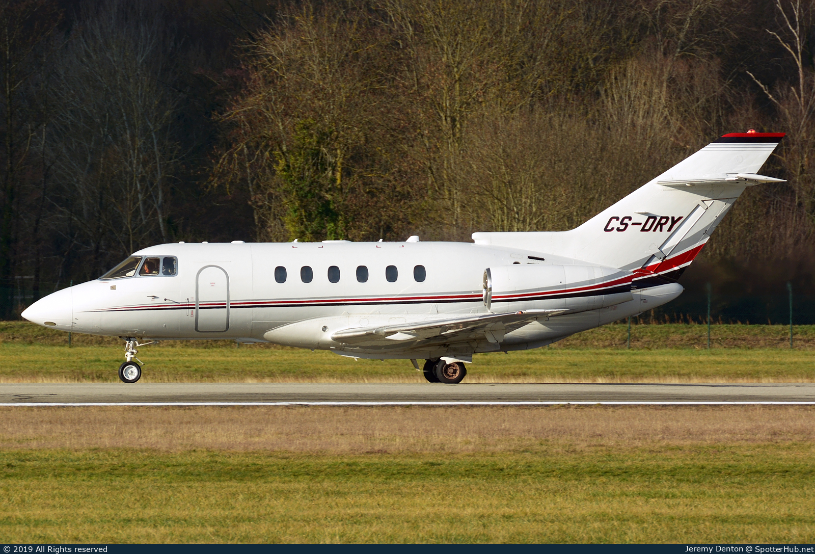 Photo of CS-DRY - Hawker Beechcraft 800XPi operated by NetJets Europe