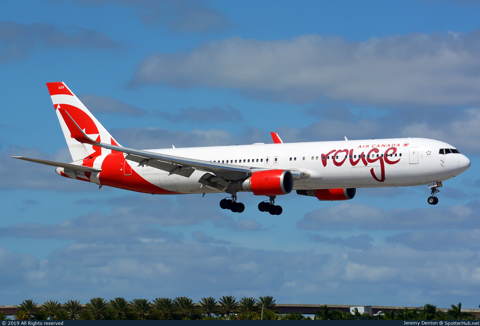 Photo of C-GHLT - Boeing 767-333(ER) operated by Air Canada Rouge