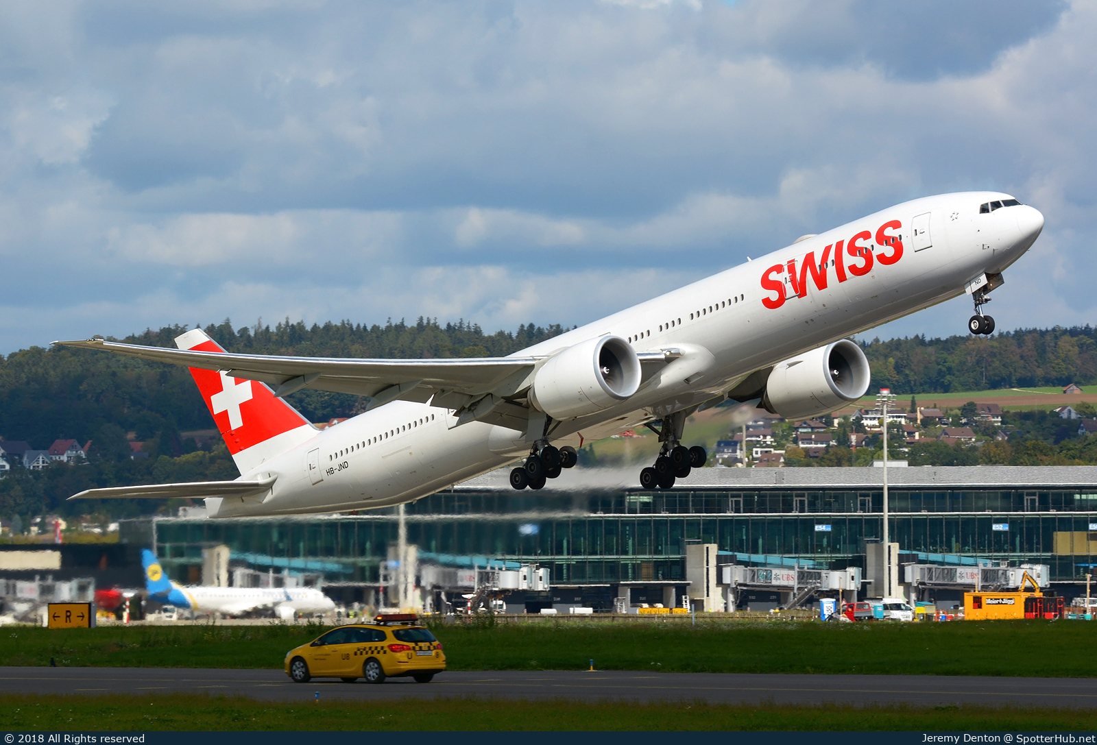 Photo of HB-JND - Boeing 777-3DE(ER) operated by Swiss International Air Lines