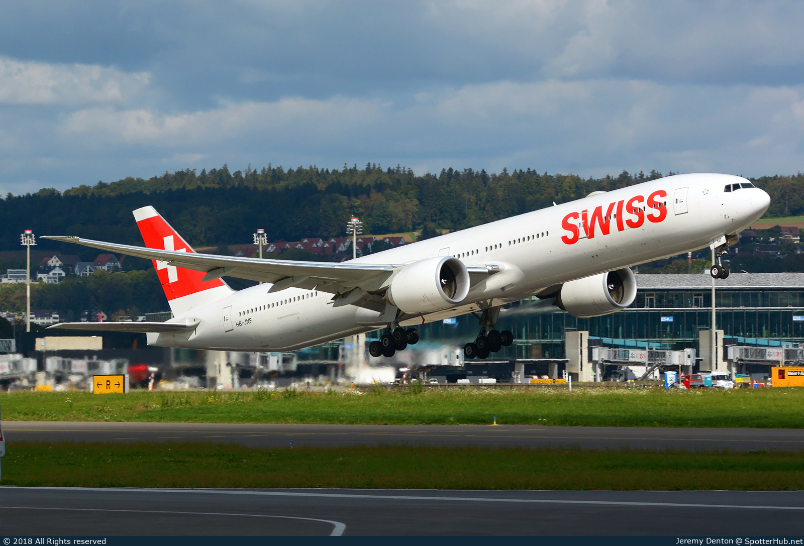 Photo of HB-JNF - Boeing 777-3DE(ER) operated by Swiss International Air Lines