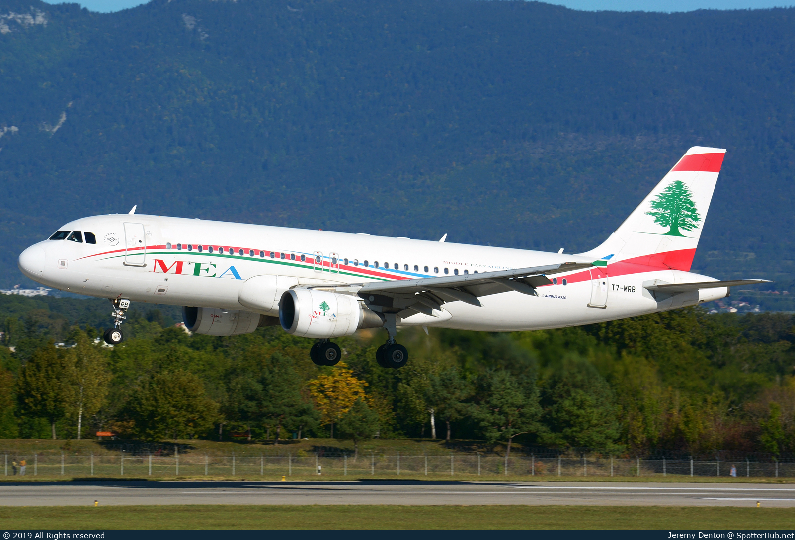 Photo of T7-MRB - Airbus A320-214 operated by MEA Middle East Airlines