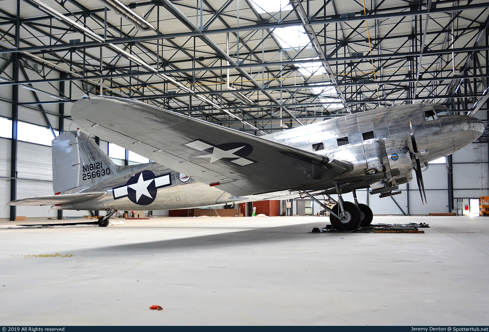 Photo of N18121 - Douglas DC-3A operated by Private