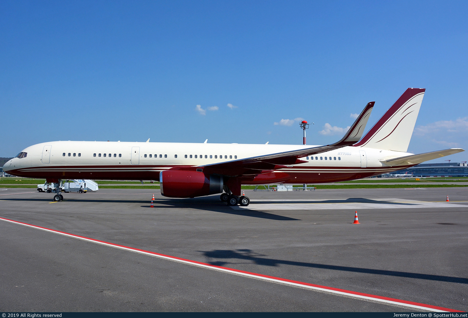 Photo of N770BB - Boeing 757-2J4 operated by Yucaipa Companies