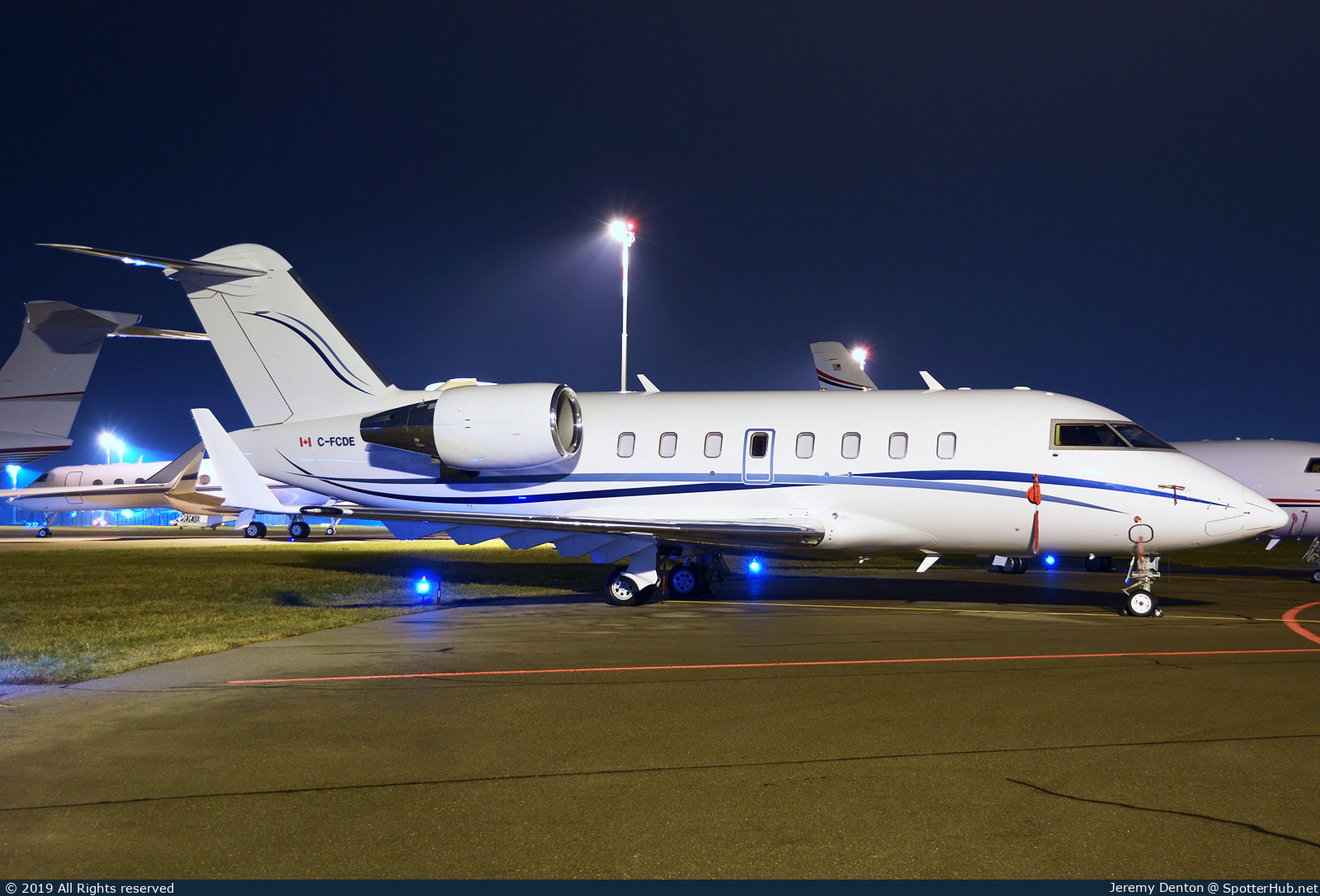 Photo of C-FCDE - Bombardier Challenger 605 operated by Skyservice Business Aviation