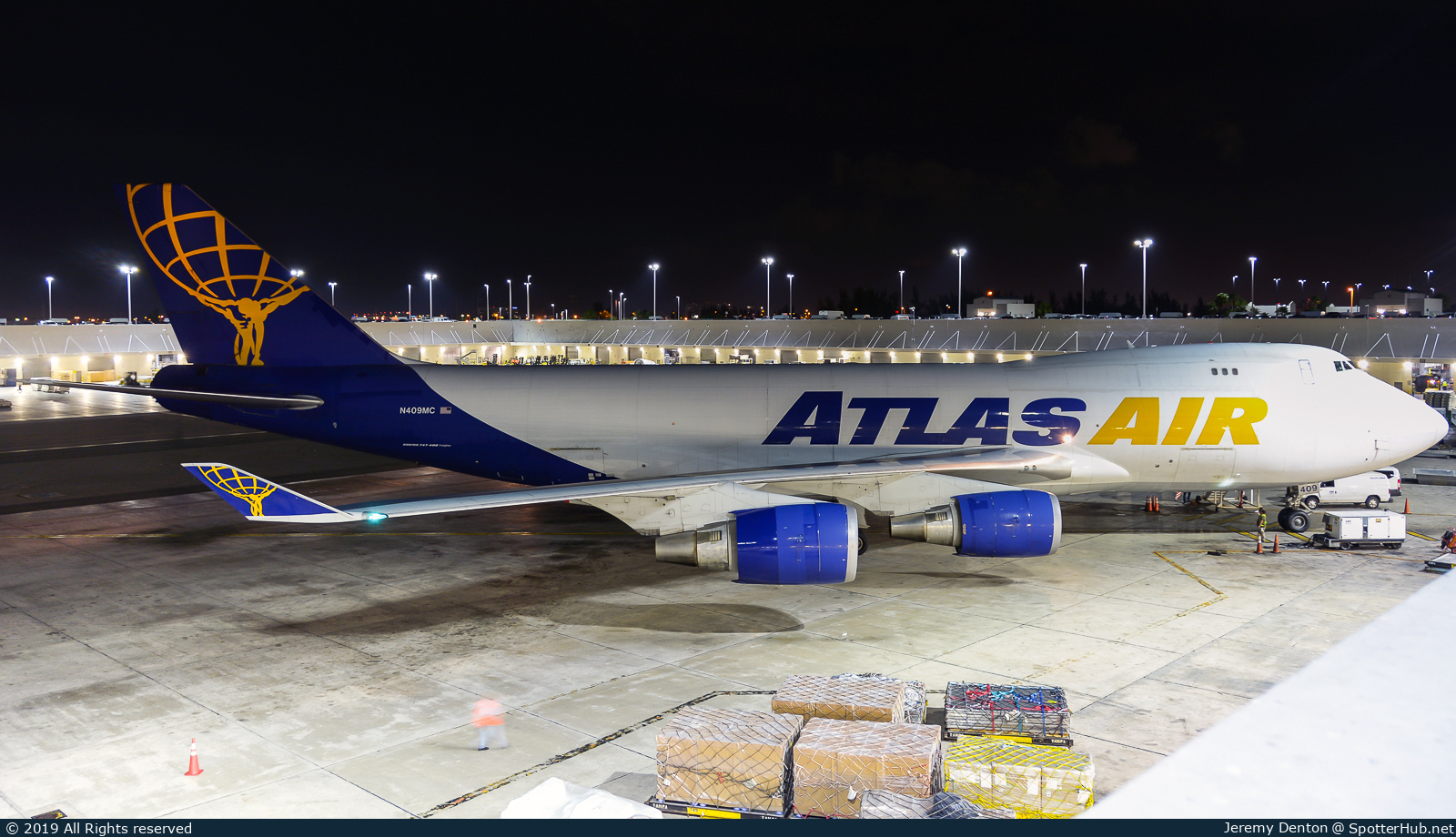 Photo of N409MC - Boeing 747-47UF operated by Atlas Air