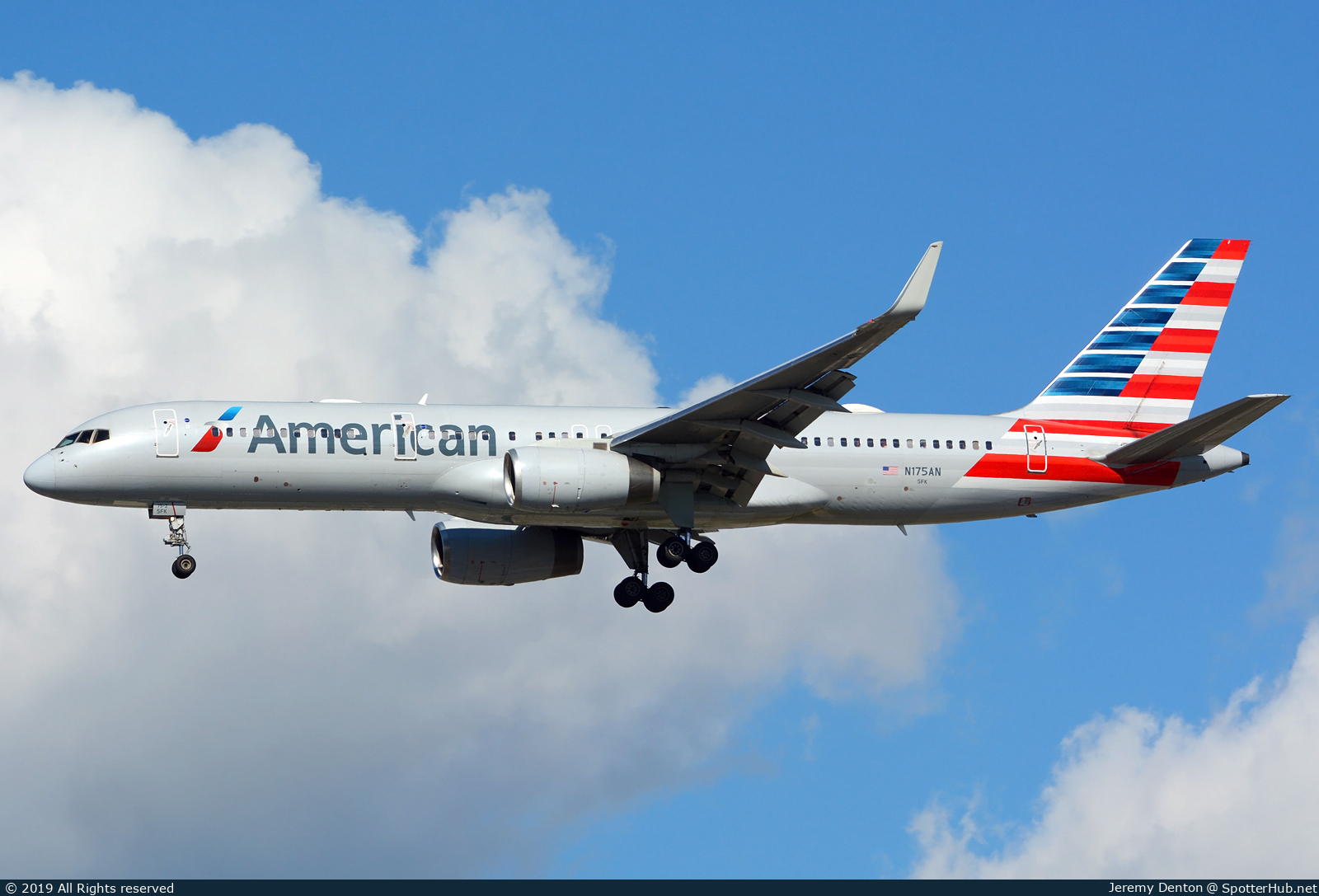 Photo of N175AN - Boeing 757-223 operated by American Airlines