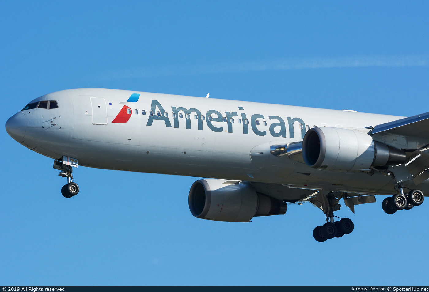 Photo of N398AN - Boeing 767-323(ER) operated by American Airlines