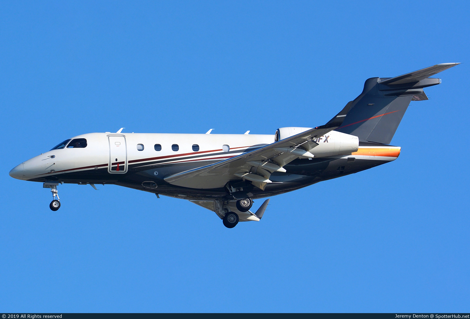 Photo of N409FX - Embraer Legacy 450 operated by Flexjet