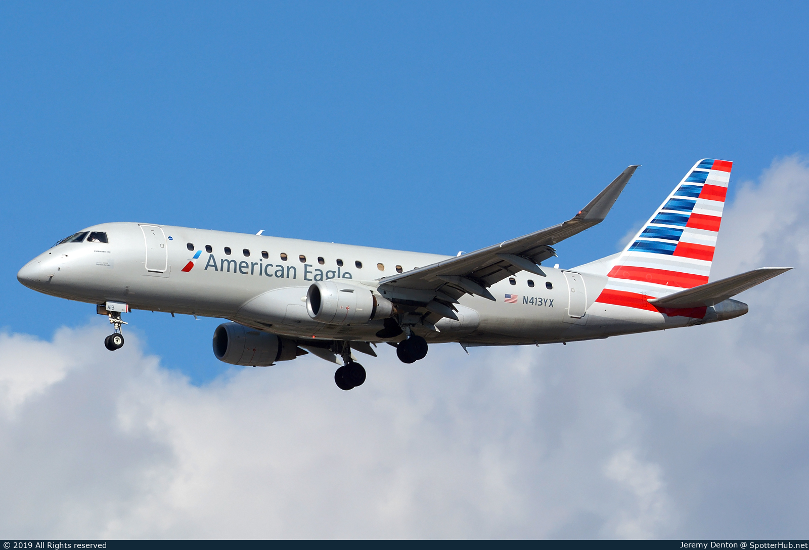Photo of N413YX - Embraer ERJ-175LR operated by American Eagle (opb Republic Airways)