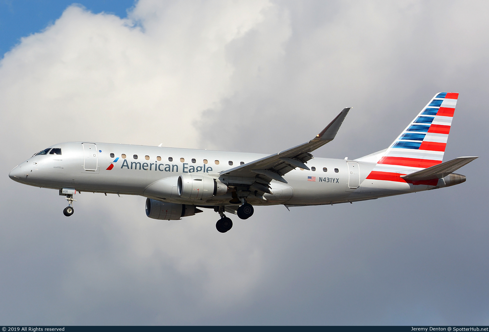 Photo of N431YX - Embraer ERJ-175LR operated by American Eagle (opb Republic Airways)