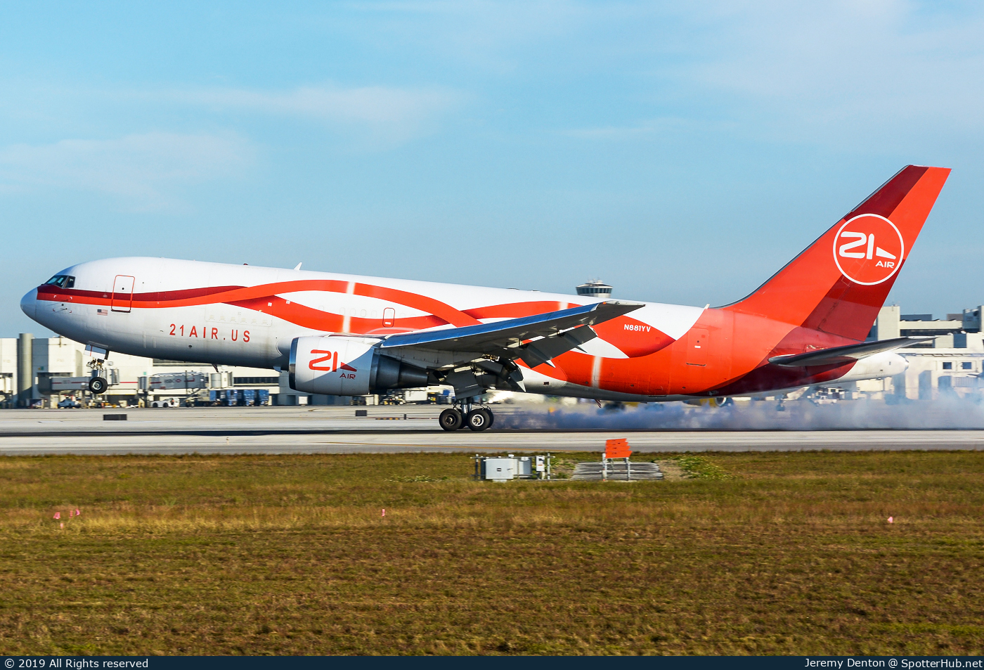 Photo of N881YV - Boeing 767-241(ER)(BDSF) operated by 21 Air