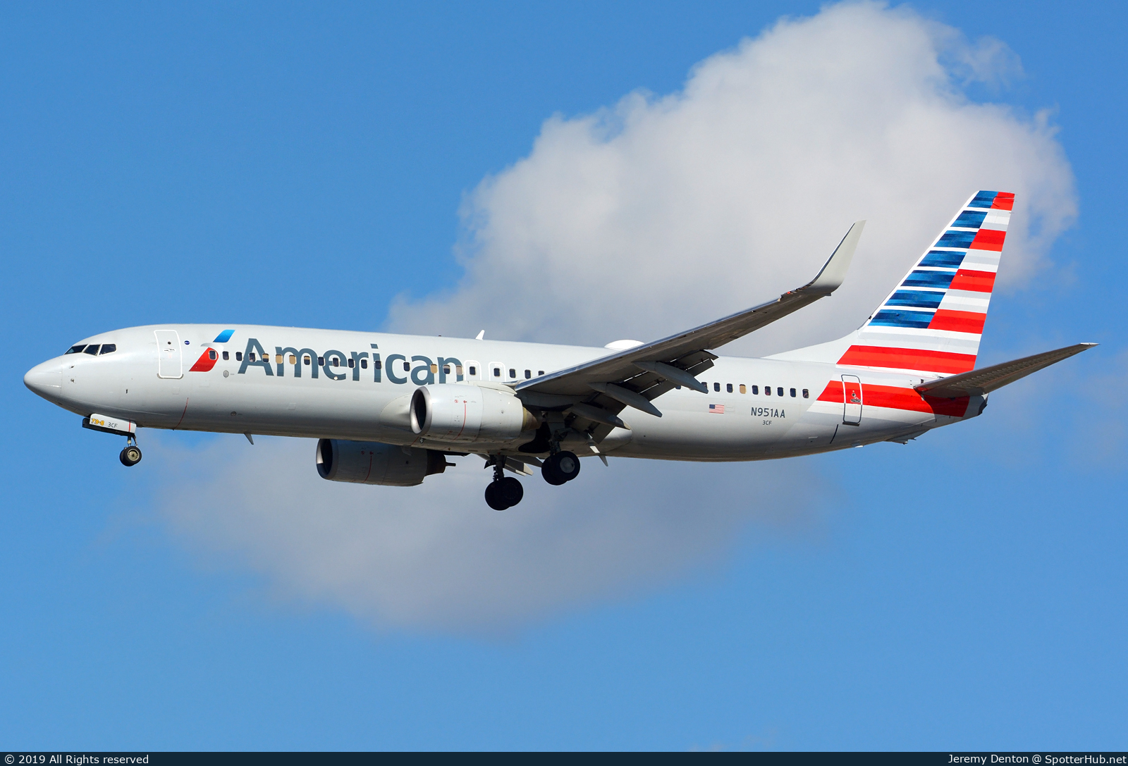 Photo of N951AA - Boeing 737-823 operated by American Airlines