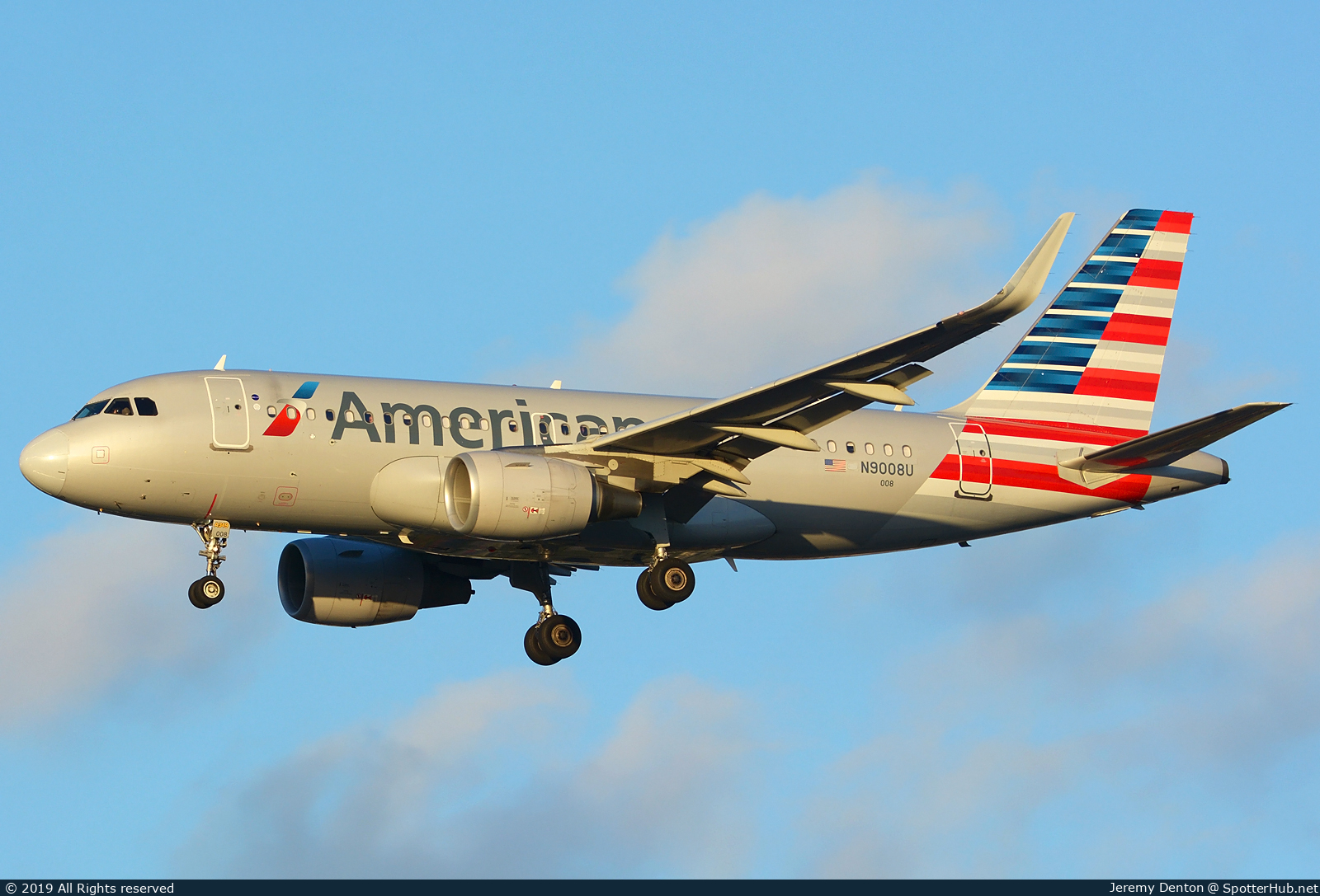 Photo of N9008U - Airbus A319-115 operated by American Airlines